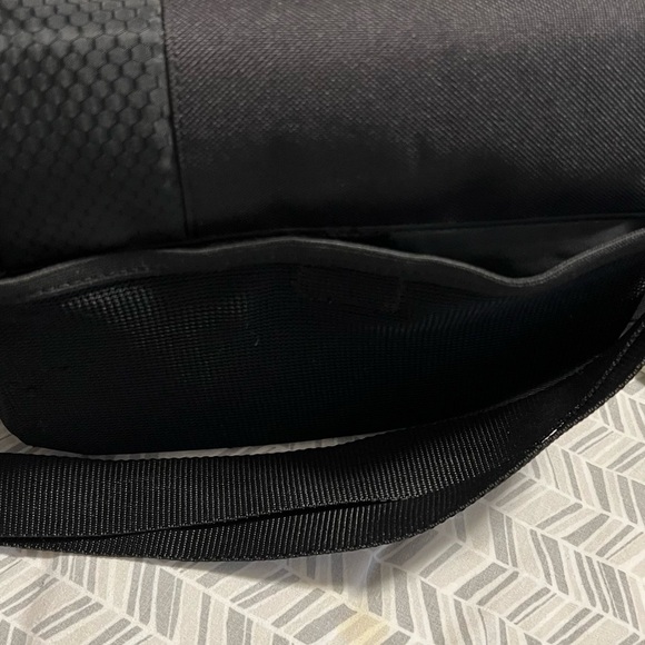 Camera bag with lots of pockets - Picture 8 of 9